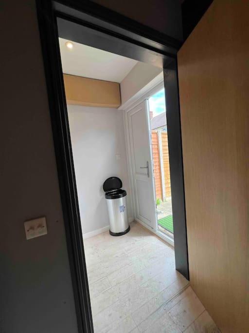 Newly Built Large Garden Ensuite Guest Studio Богемвуд Экстерьер фото