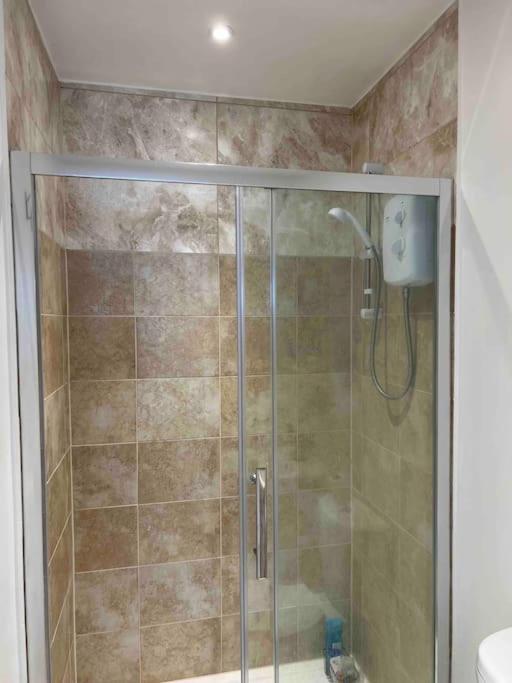 Newly Built Large Garden Ensuite Guest Studio Богемвуд Экстерьер фото
